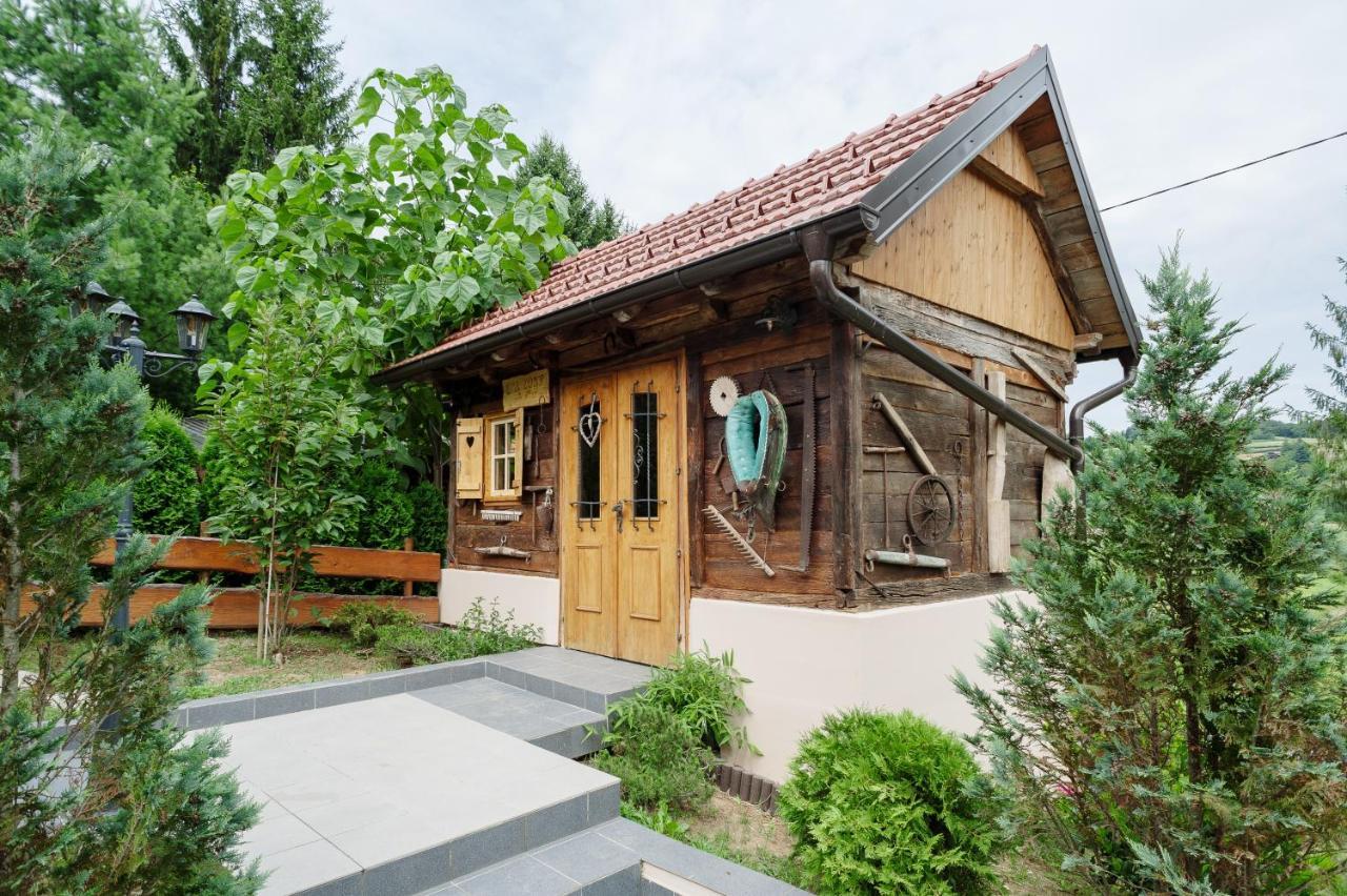 Traditional Houses Korana River Karlovac Exterior photo