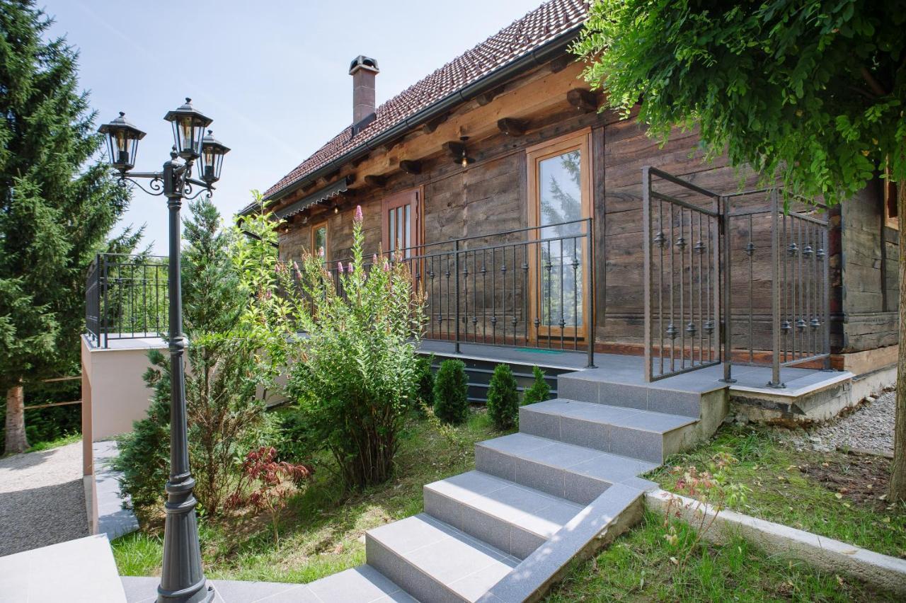Traditional Houses Korana River Karlovac Exterior photo